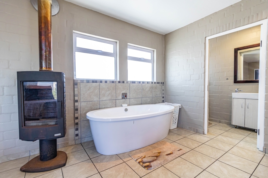 4 Bedroom Property for Sale in Yzerfontein Western Cape